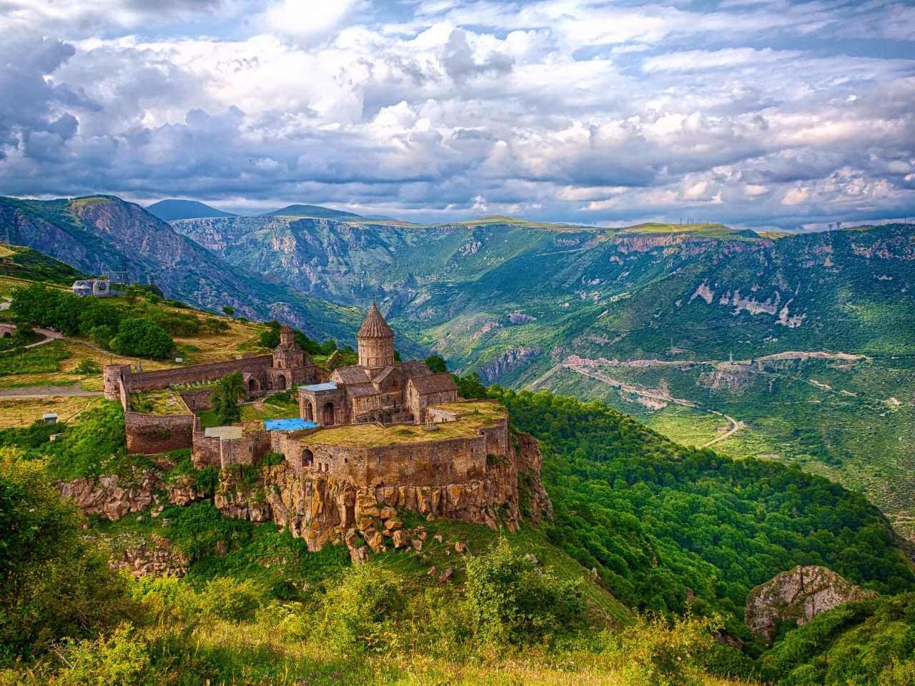 Wycieczka do Armenii - W kraju monastyrów